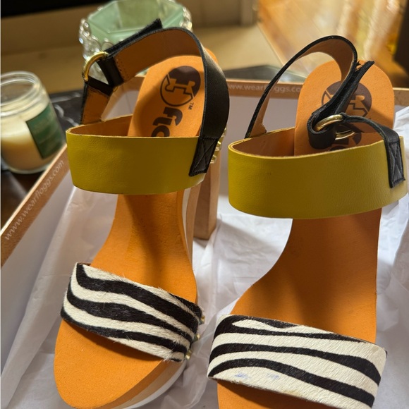Trendy Yellow and Zebra Print Sandals - Picture 1 of 9